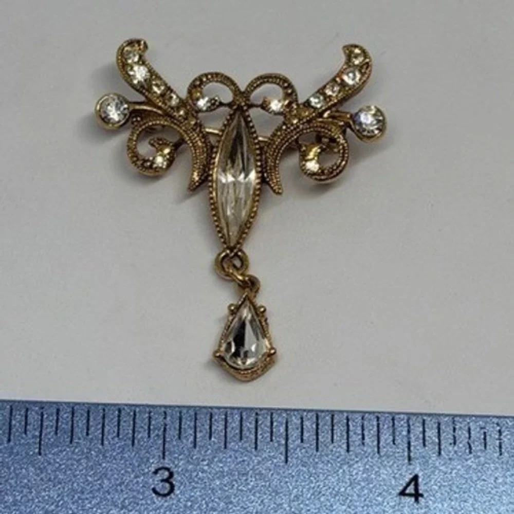 Vintage Mid Century Filigree Dangle Brooch Gold Tone Rhinestones Bridal Formal‎